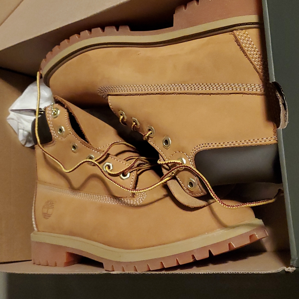 - NEW TIMBERLAND 6.5 JUNIOR'S